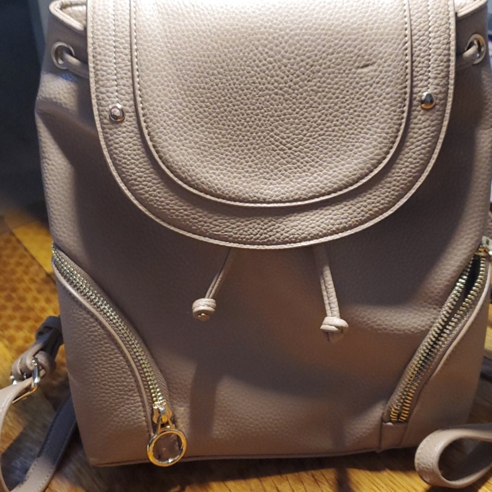 backpack - Picture 7 of 8